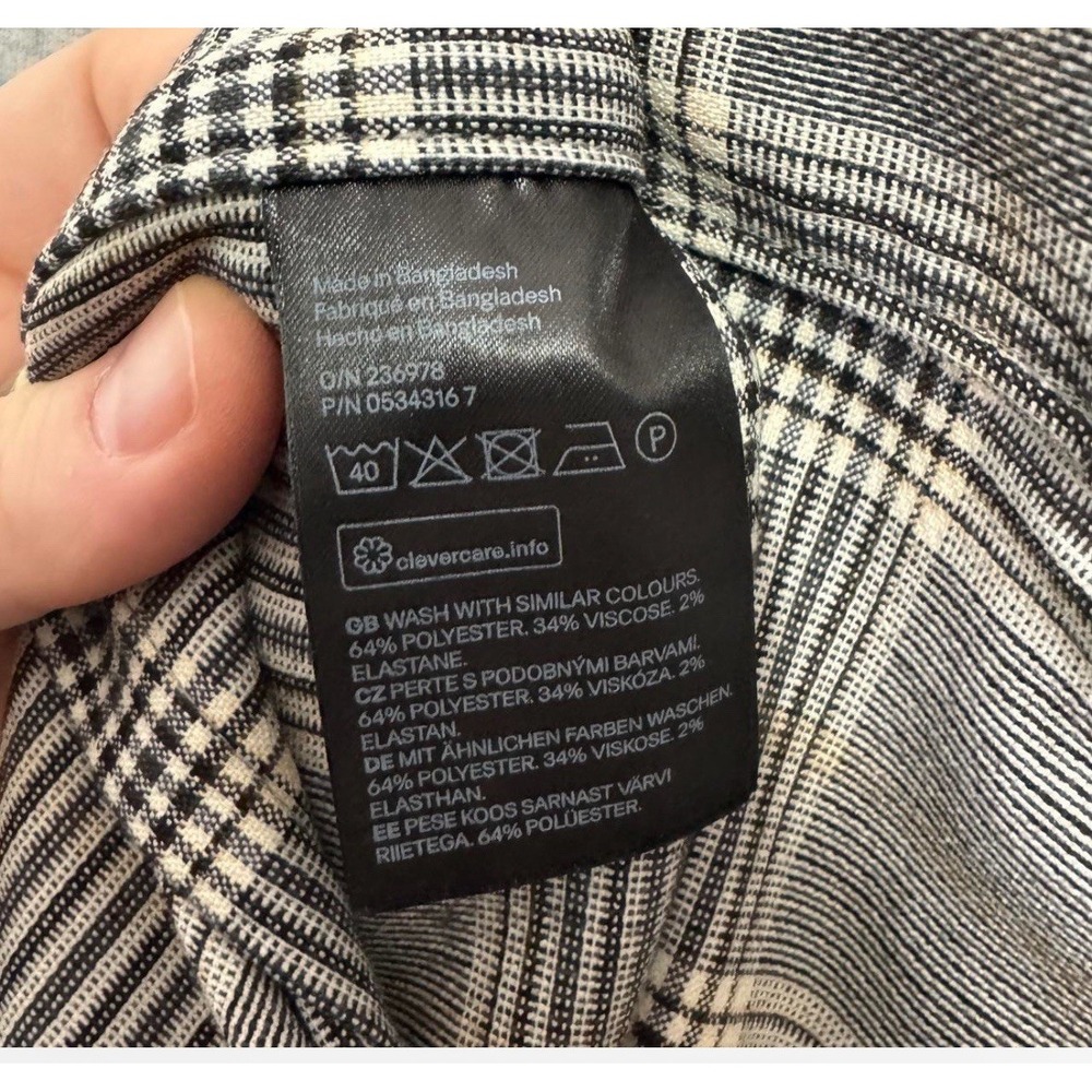 H&M Grey Plaid Academia Office Career Pencil Skirt Black Buttons Size 10 EUC - Picture 8 of 8
